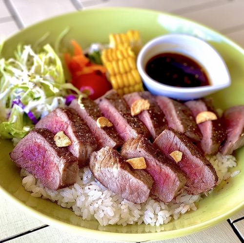 赤身ステーキ丼（200g）