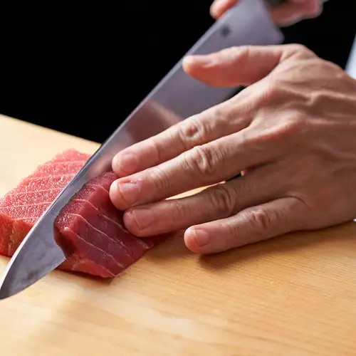 塩釜直送の新鮮な海の幸を味わう自慢の刺身盛り合わせ