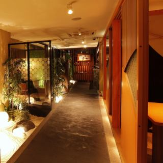 The calm interior with a Japanese atmosphere.