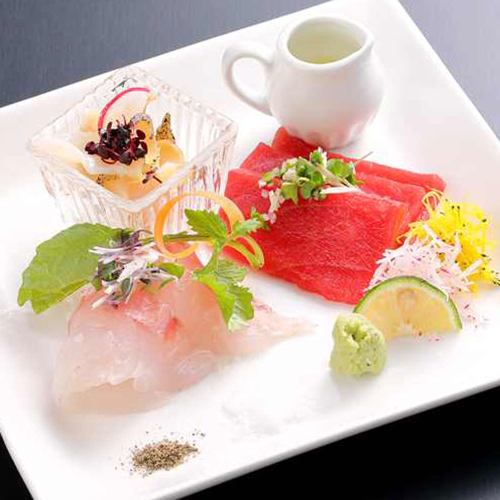 Assortment of three kinds of sashimi