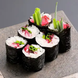 細巻き 梅くらげと小葱
