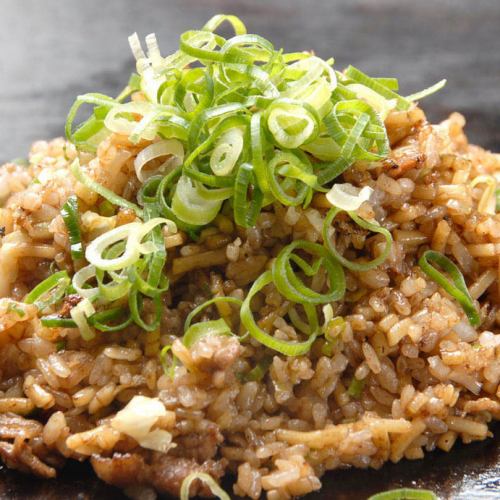 〆にピッタリ！『そばめし』1023円(税込)