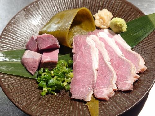 Raw mutton seasoned with kelp and sashimi