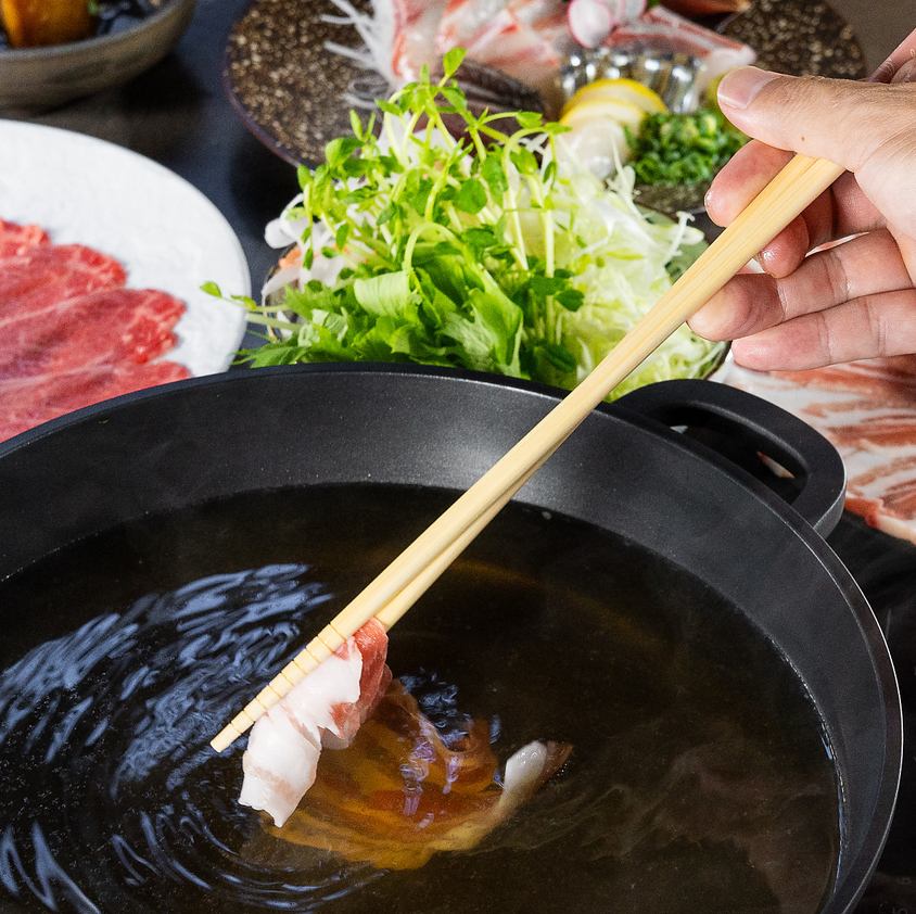 柔らかくうまみと甘みがたっぷりと堪能できる黒豚・和牛をどうぞ