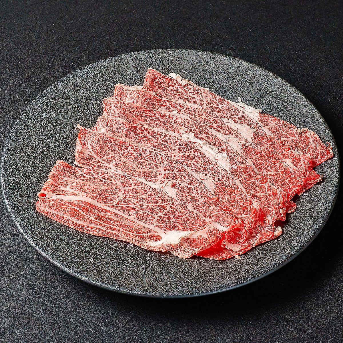 柔らかくうまみと甘みがたっぷりと堪能できる黒豚・和牛をどうぞ