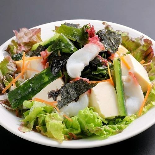 タコとたたき胡瓜の豆富サラダ