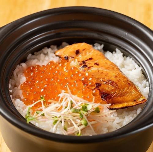 土鍋で炊き上げたご飯を〆にどうぞ！