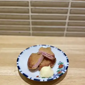 火腿排配自製伍斯特沙司