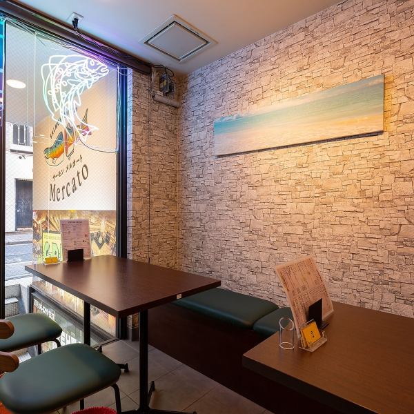 [Sofa◇] The seats are widely spaced, so you can enjoy your meal without straining your shoulders or elbows.Our location is easily accessible from both Namba and Shinsaibashi, so you are welcome to visit us on your way home from shopping.Please spend a blissful time at our store.