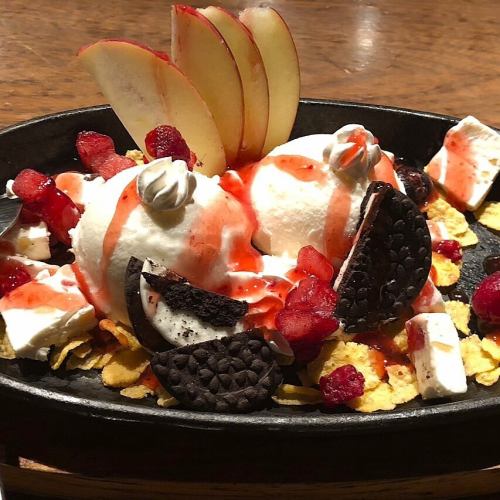 Iron Plate Stone Ice Parfait