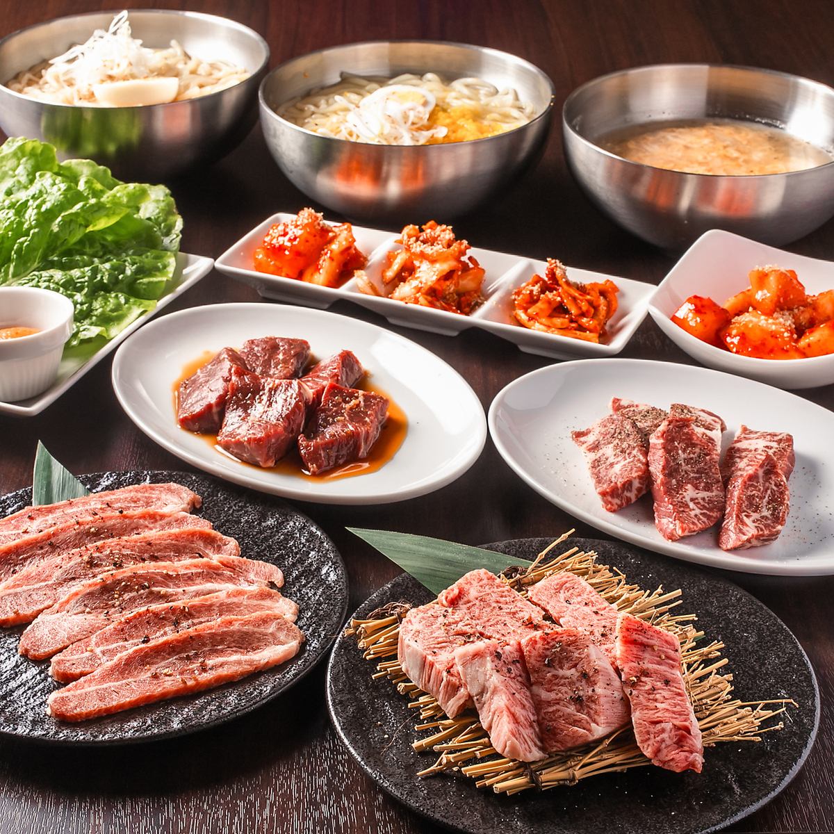 厳選素材のお肉をじっくり味わう！