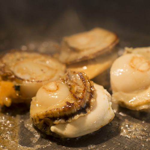 Grilled scallop with butter