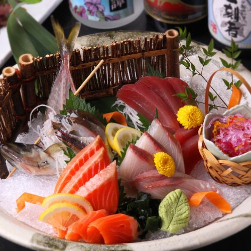 Enjoy fresh sashimi delivered directly from Tsukiji Market♪