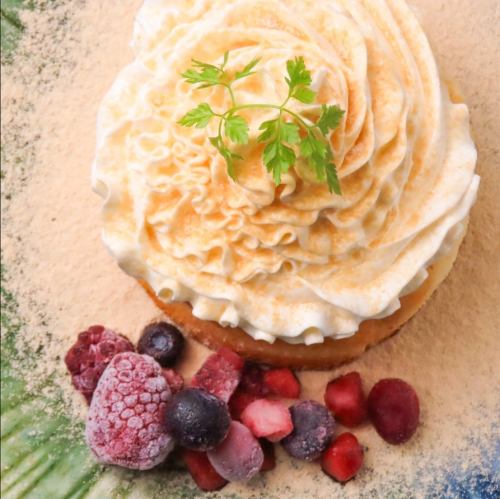 阿波和三盆糖たっぷり窯焼きスフレケーキ