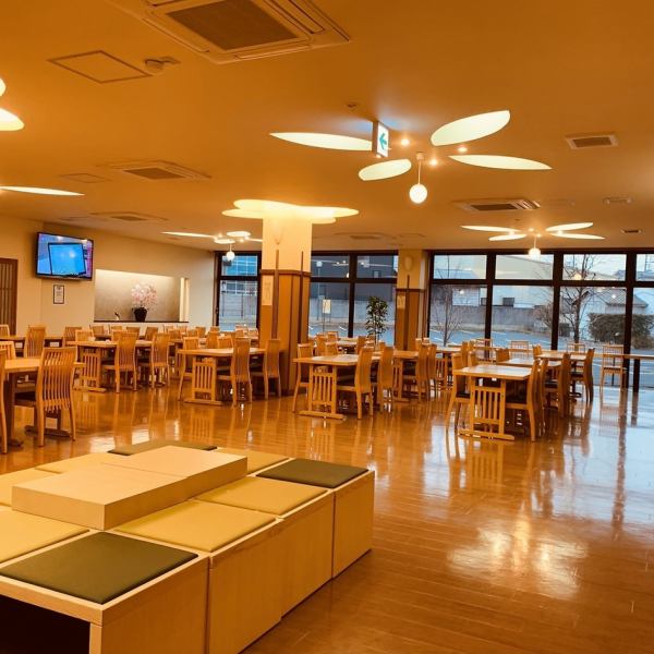 [Spacious shop] In the shop, we prepare table seats that can be used from 1 to 6 people ♪ This shop will be a restaurant in Kinoyu every day, but only for restaurants Use is also welcome! Please spend a relaxing time in the spacious shop ☆