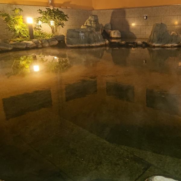 In addition to the hot springs and carbonated springs, the open-air bath allows you to fully enjoy the sensation of a hot spring while interacting with the outside air, such as the cypress bath wrapped in the scent of cypress and the rock bath flowing down from the source.Full of feeling of freedom and feeling relaxed relaxed ♪ After entering the hot spring, please enjoy delicious alcohol in the dining kitchen Hibiki ☆