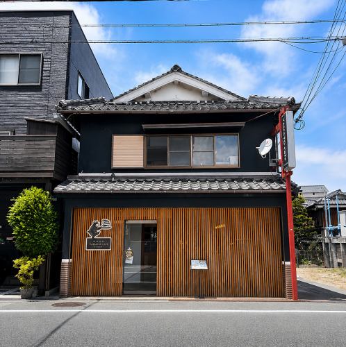 外观风格仿照日本老式房屋。