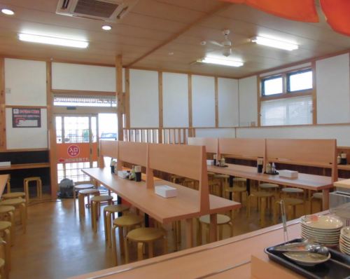 <p>You can enjoy the taste of Sanuki from morning till evening.Even by yourself, friends, family, on the way home from work ... Great for any occasion.There are 78 seats in the spacious store.There are also tatami mat seats, so it is recommended that you stretch your legs and spend a relaxing time.There are plenty of menus that you can enjoy with one coin when you want to eat quickly and go home, when you want to relax, or when you are worried about your wallet.</p>