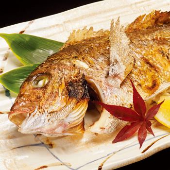 Sea bream grilled with salt