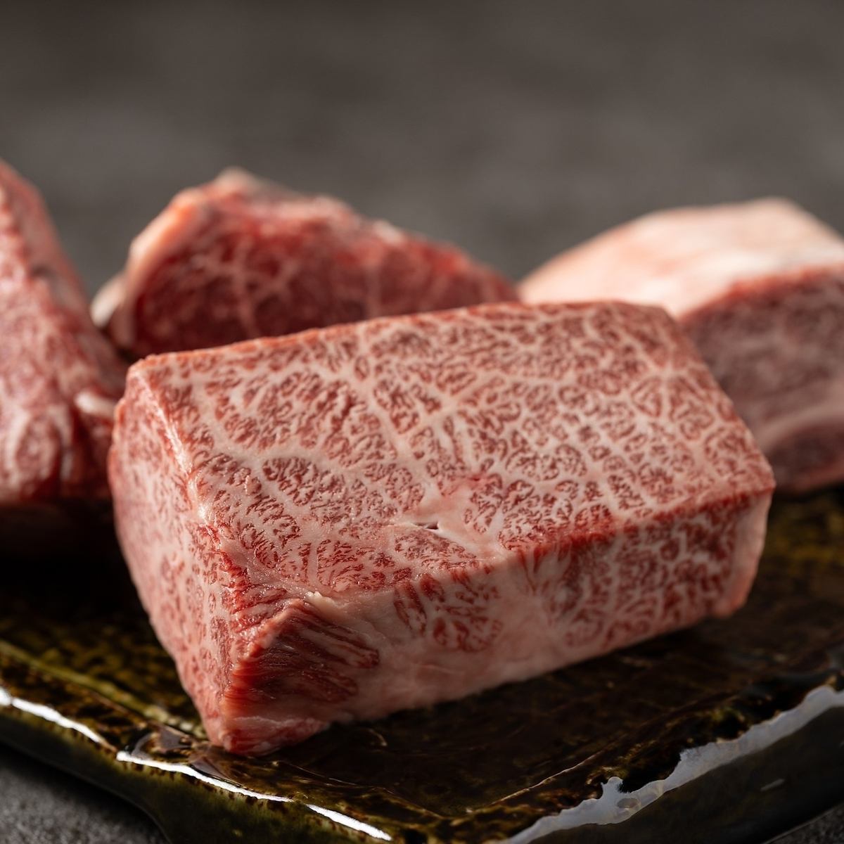 We offer carefully selected meat made only from female Omi beef cows.