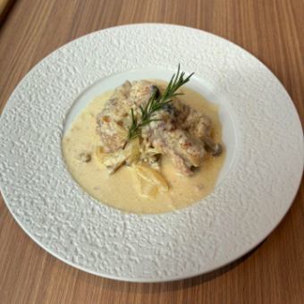 【十一月午餐】肉類主菜+無限量沙拉和麵包+迷你甜點和飲料