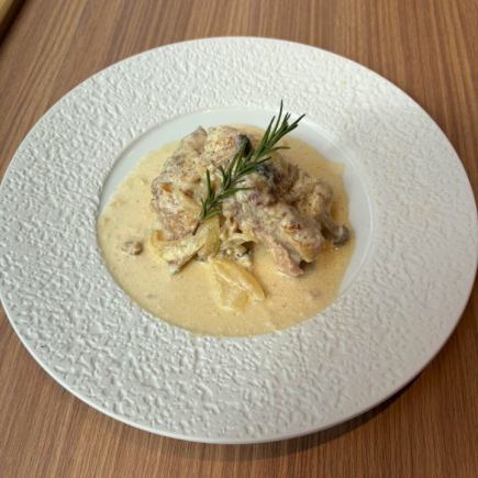 【十一月午餐】肉类主菜+无限量沙拉和面包+迷你甜点和饮料