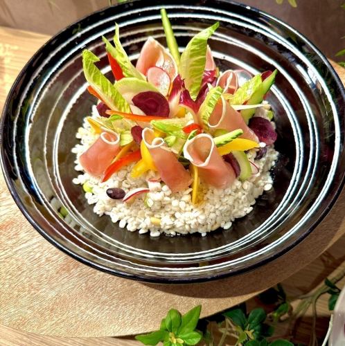 華やかな料理の数々