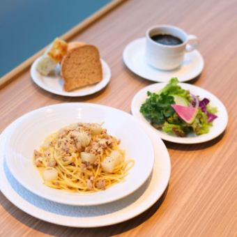 【 1月平日ランチ】パスタ+サラダ・パン食べ放題+ミニデザート・ドリンク