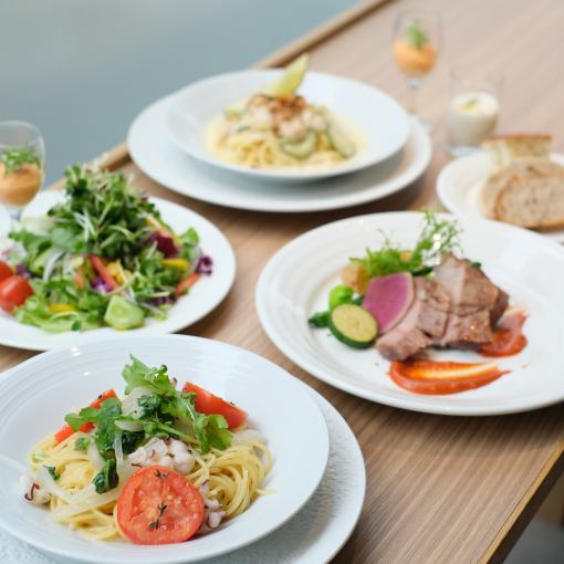 【 土日祝ランチ】選べるメイン料理＋ALLブッフェ〈乾杯スパークリング＆ワインのフリーフロー〉