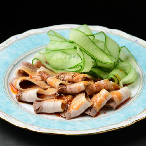 Sichuan cuisine/Special garlic sauce Yunbai meat