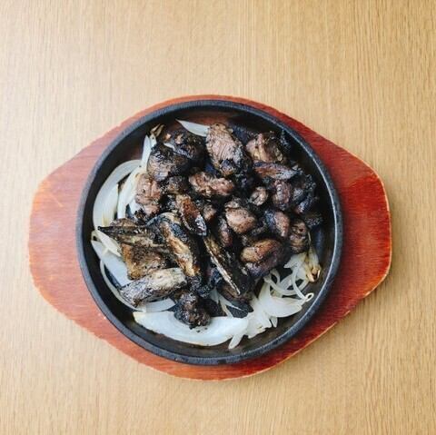 Charcoal-grilled mix of chicken and cartilage