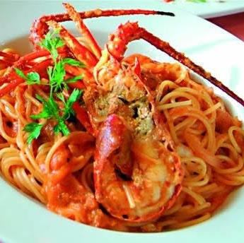 Lunch: Large Lobster Pasta Course ◇ 3,800 yen (tax included)