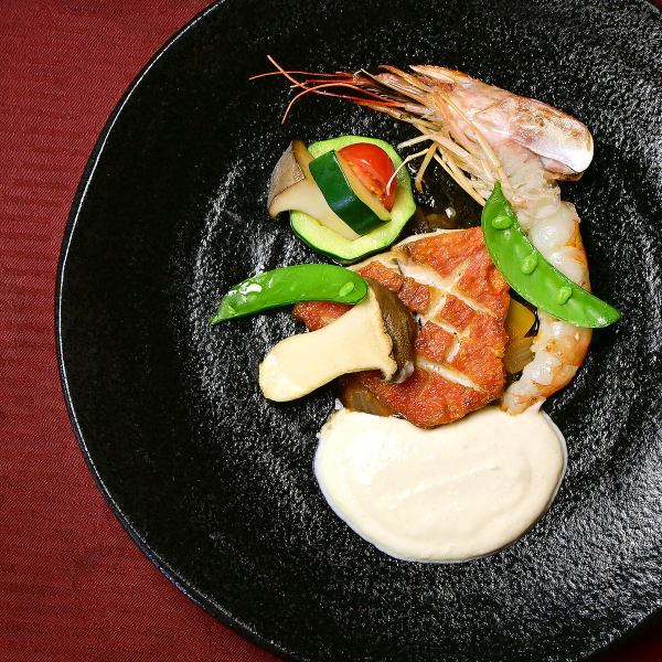 [February's Valentine's Day Special: Course Meal with Dessert Cart] ◆ 2,980 yen (tax included)