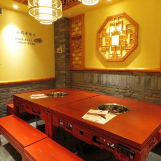 [Table for ~10 people] You can relax comfortably.Perfect for a dinner party with your loved ones! *Room charge: 4,000 yen for 6 or fewer people.*Fees for bringing in alcohol: 3,300 yen per bottle