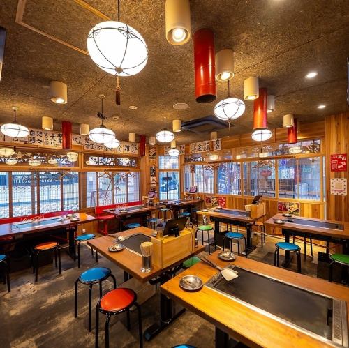 <p>当店は30種以上のもんじゃやお好み焼、焼そば、鉄板焼が楽しめるお店です!豊富なメニューと共に多彩なドリンクメニューもご用意しております☆店内は落ち着いた雰囲気が広がっており、広々とした空間でゆったりとお食事をお楽しみいただけます!お好み焼やもんじゃを囲んで、友人やご家族と素敵な時間をお過ごしください♪</p>