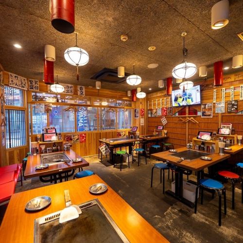 【広々とした店内で絶品料理とドリンクをご堪能あれ♪】