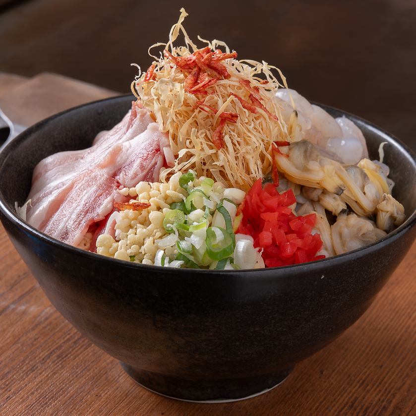 名物「どんなもんじゃ!!」や「BLACKカマンベールもんじゃ」、その他豊富な逸品!