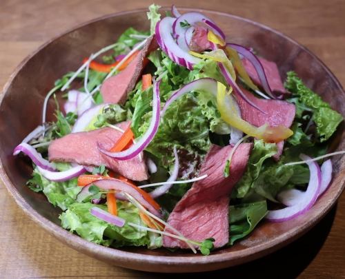自製烤牛肉日式沙拉