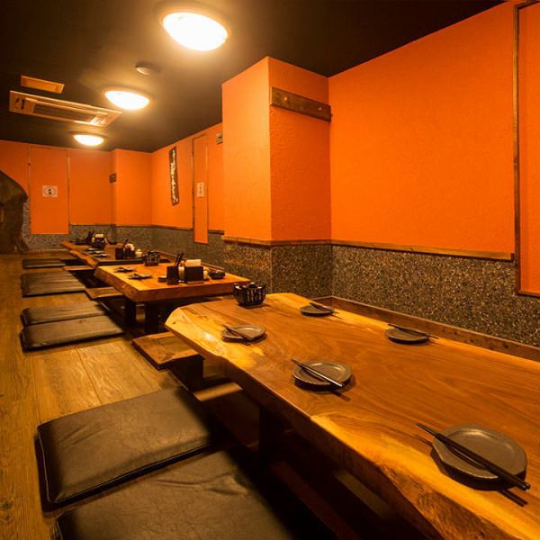 [Available for renting from 18 people] Small rise tatami room | The moat gotatsu tatami room where you can relax with your knees broken is outstandingly comfortable.We can accommodate banquets for up to 24 people!