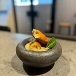 ズワイガニの春巻き～濃厚蟹味噌クリームソース～