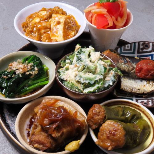 【四季を味わう】料理長厳選！その日一番の美味しいを詰め込んだ、彩り豊かな「おばんざい盛り合わせ」