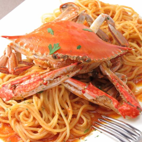 Whole migratory crab tomato-style fresh pasta