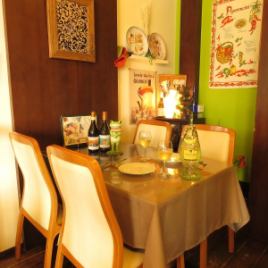 The table seats have a calm atmosphere and you can enjoy your meal!