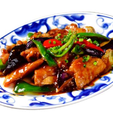 Sichuan-style stir-fried pork and eggplant