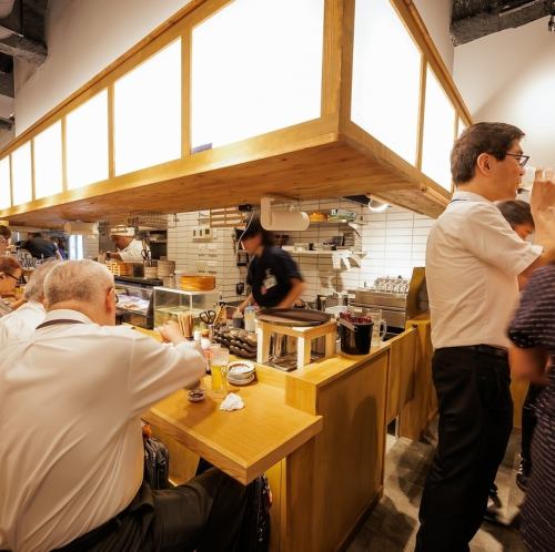 ライブ感溢れるカウンター