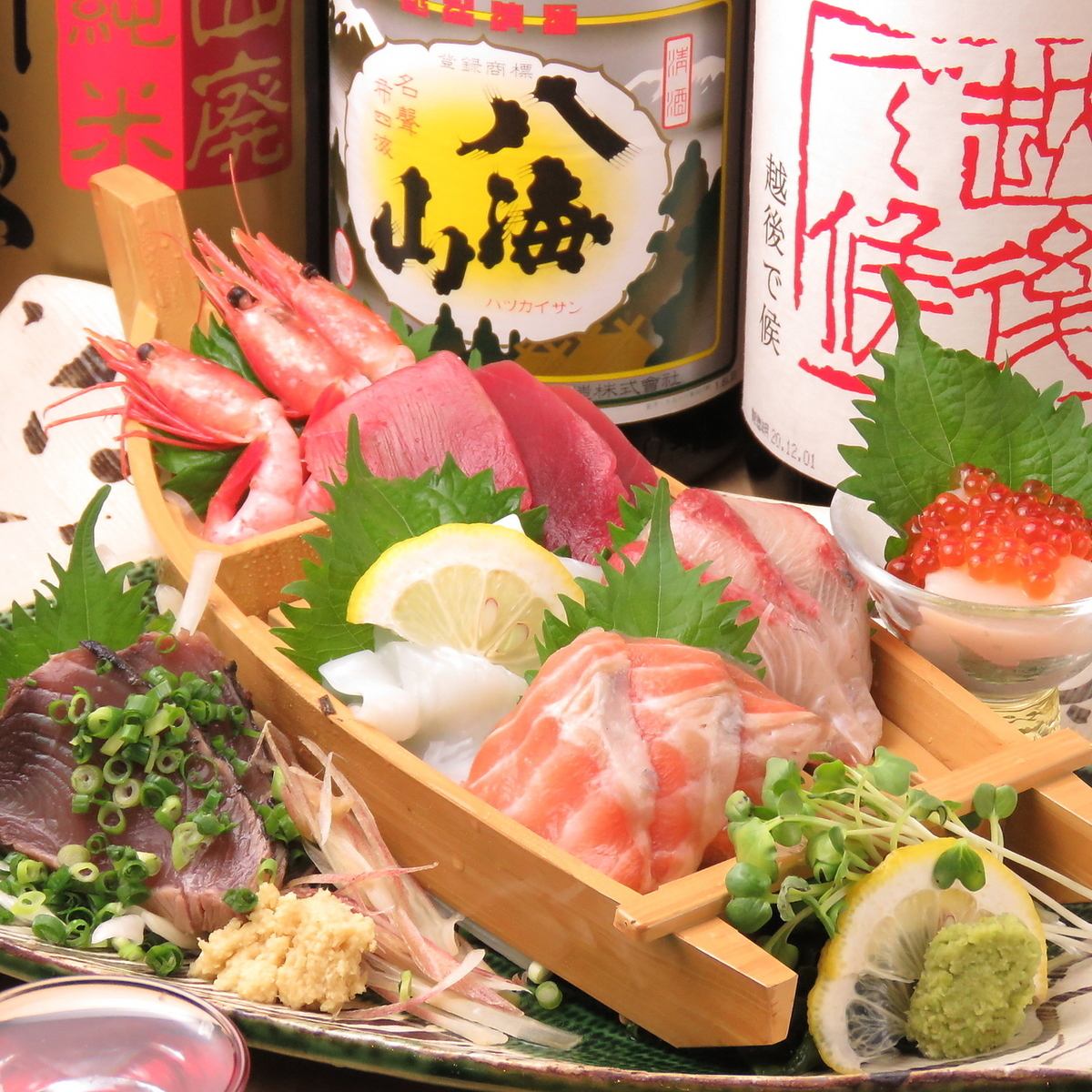 A Japanese-style izakaya with delicious dishes such as fresh fish sent directly from the market and charcoal-grilled chicken.