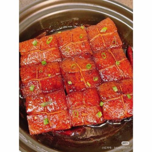 白菜、豚肉、春雨の煮込み/細切りガツの和え物/トンポーロー/豚の角煮/豚肉の揚げ物の甘酢あんかけ