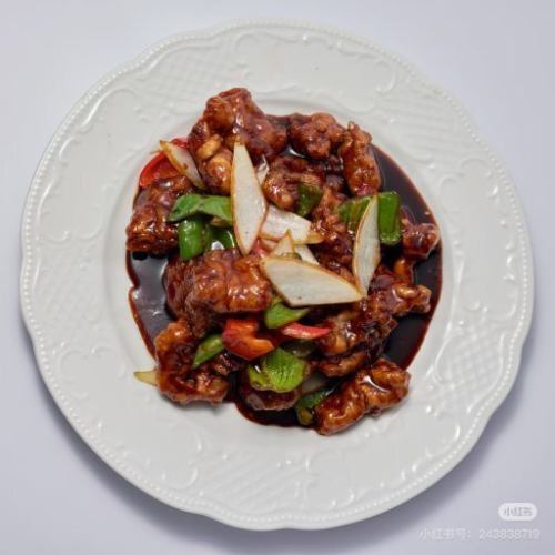 黒酢の酢豚/豚肉の揚げ物の醤油あんかけ/鶏肉のピリ辛甘酢炒め/モツ3種の醤油あんかけ