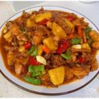 豚スネ肉の甘辛炒め/新疆風 鶏肉とジャガイモのスパイス煮込み/地鶏とキノコの煮込み