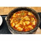 石鍋 豚肉麻婆豆腐/青唐辛子とピータンのすり鉢和え